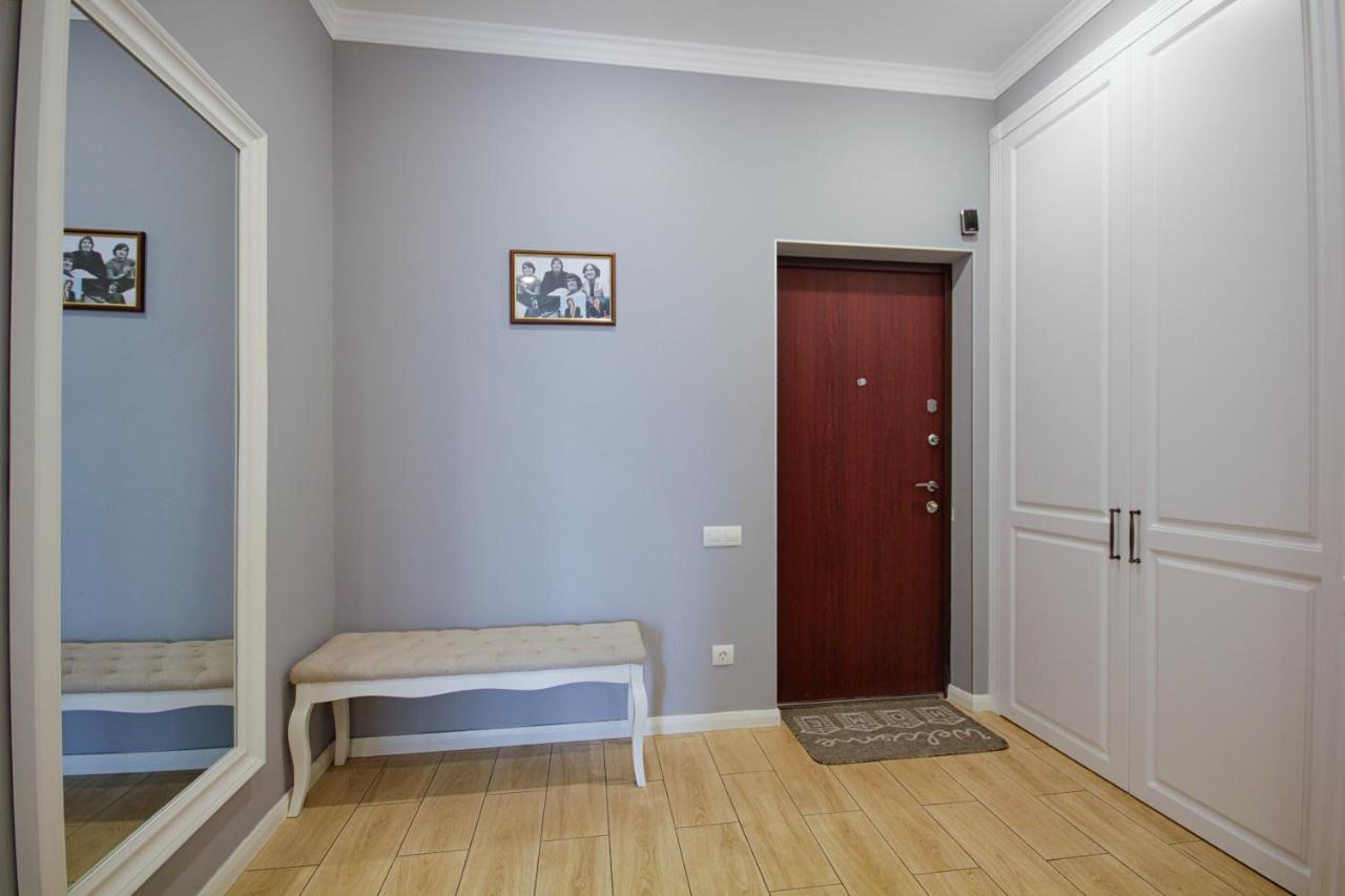 Gagarin Plaza Apartment Odessa Esterno foto