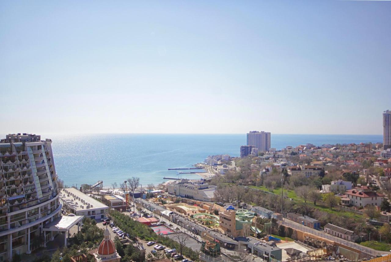 Gagarin Plaza Apartment Odessa Esterno foto